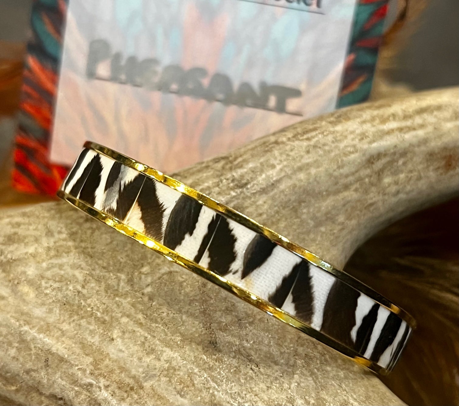 MONARCH  MARIPOSA FEATHER CUFF BRACELET-NARROW WHITE VENERY 8