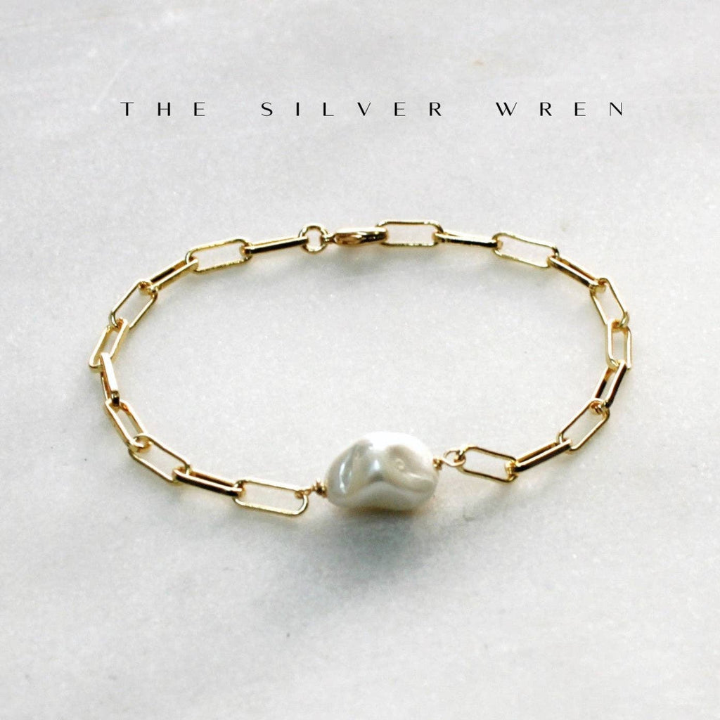 Mother of Pearl Bracelet: 7.0 inch