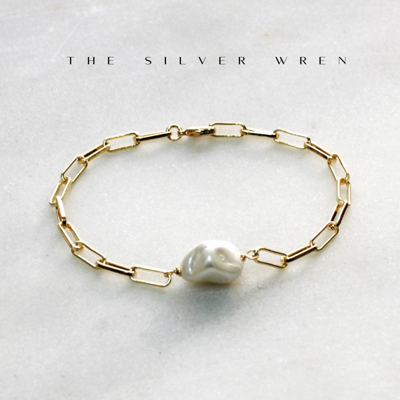 Mother of Pearl Bracelet: 7.0 inch