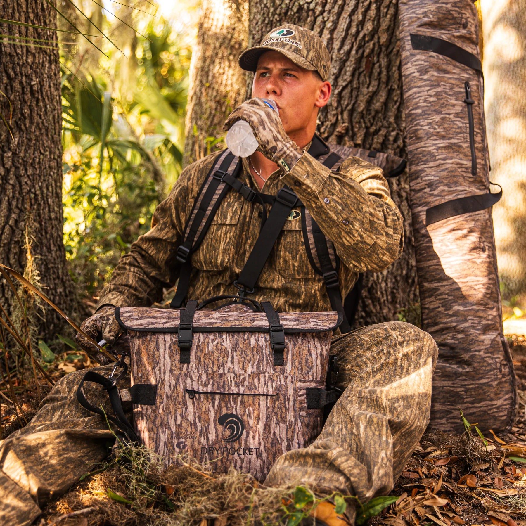 Mossy Oak - Auto-Sealing, Waterproof, Floating, Scent Proof Day-Pack